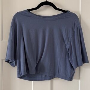 Bundle of 3 ✨ - Aritzia Babaton crop shirts